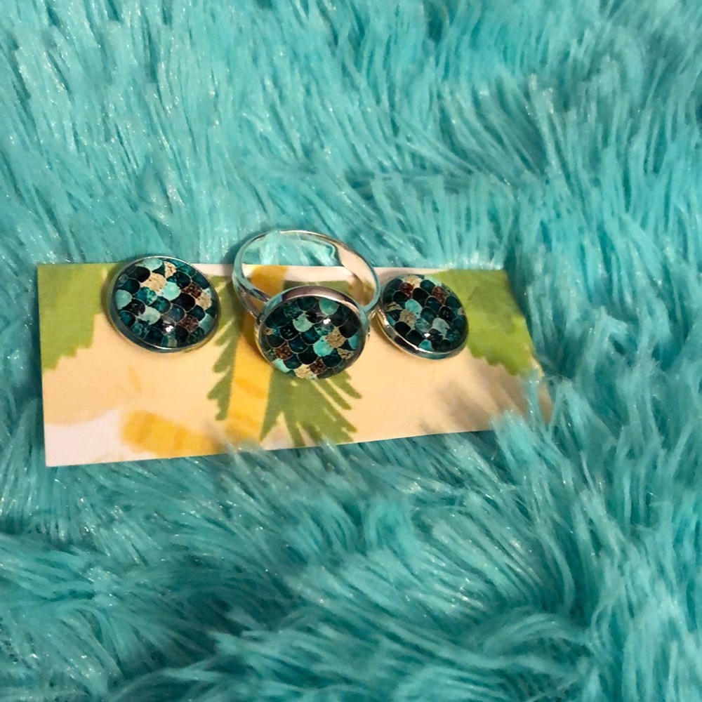 💥4/$20💥Swanky Coconut 🥥 ring 💍and earrings